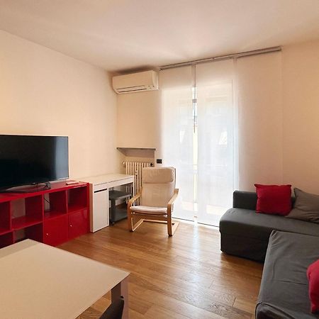 Comfortable Apartment In The Heart Of Лекко Екстер'єр фото
