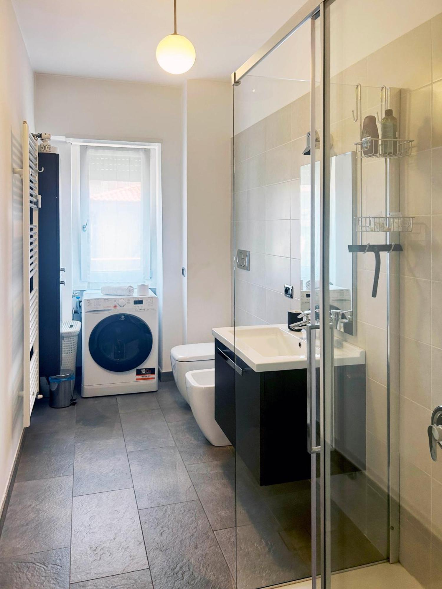 Comfortable Apartment In The Heart Of Лекко Екстер'єр фото