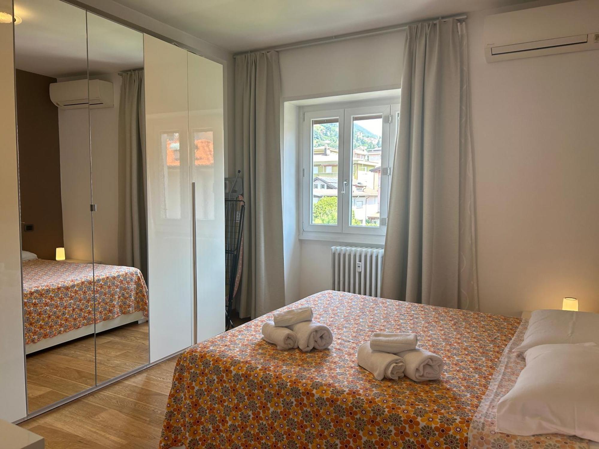 Comfortable Apartment In The Heart Of Лекко Екстер'єр фото